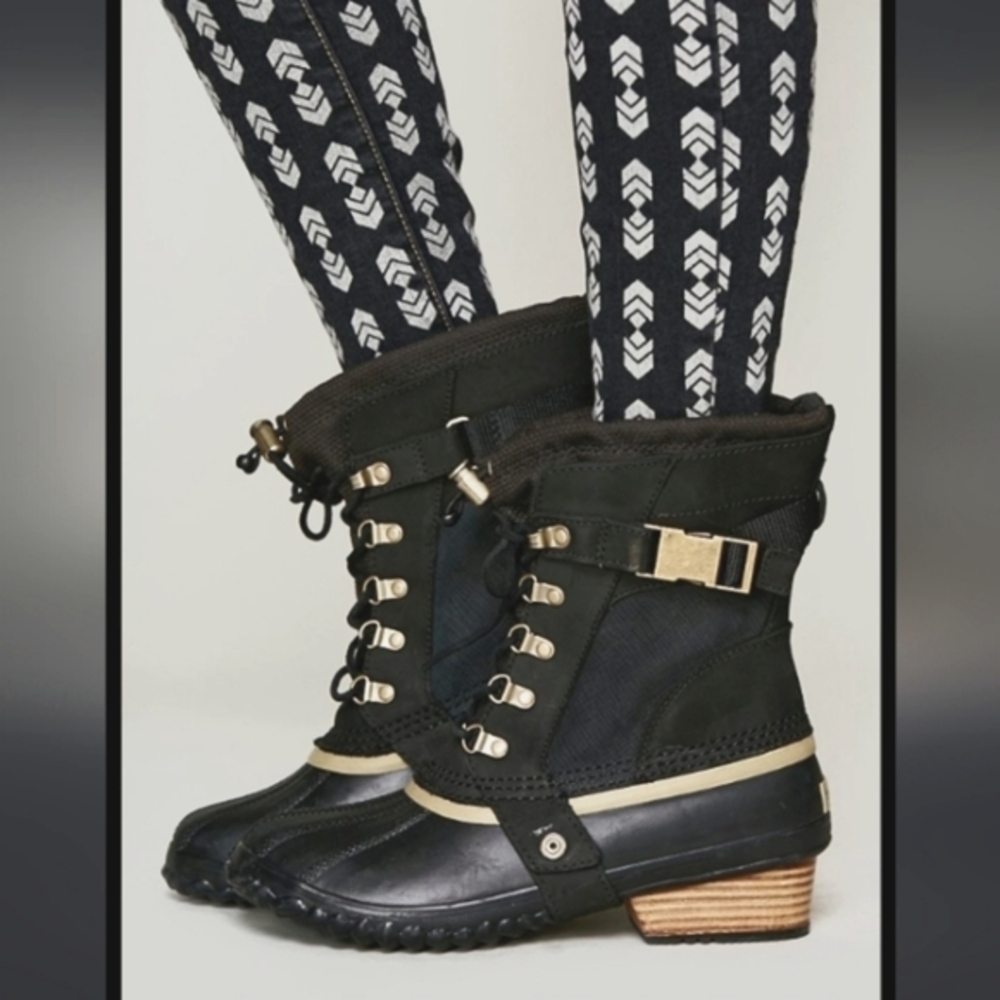 Sorel Conquest Carly winter boots,black leather,9